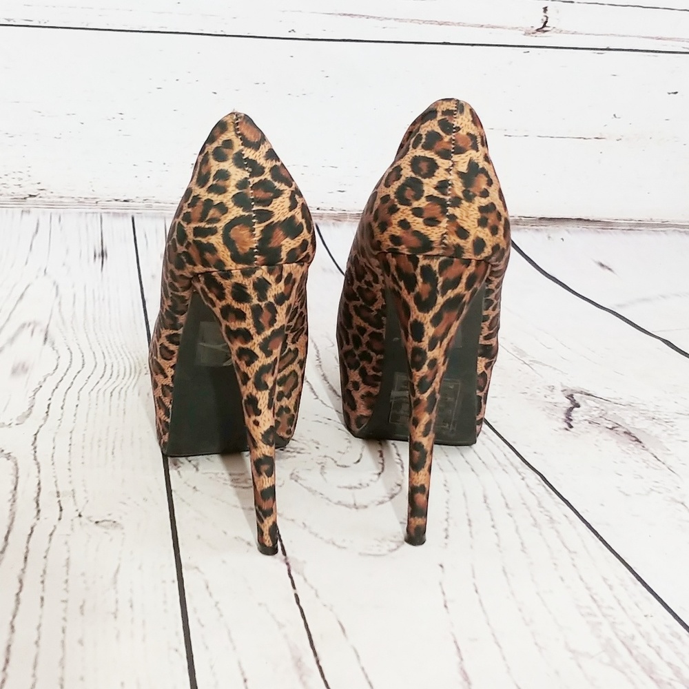 Forever 21 leopard print ultra high heels - Picture 3 of 7